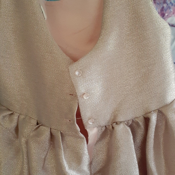 Clothing - Picture 4 of 5